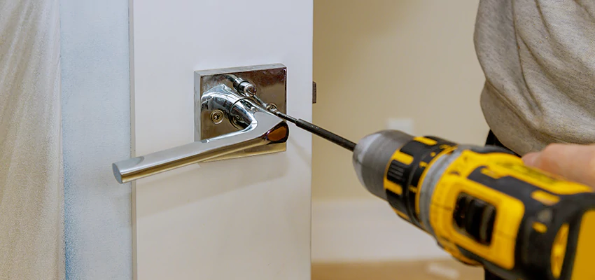After-hours Locksmith  For Lock Troubleshooting in Newport Beach, California